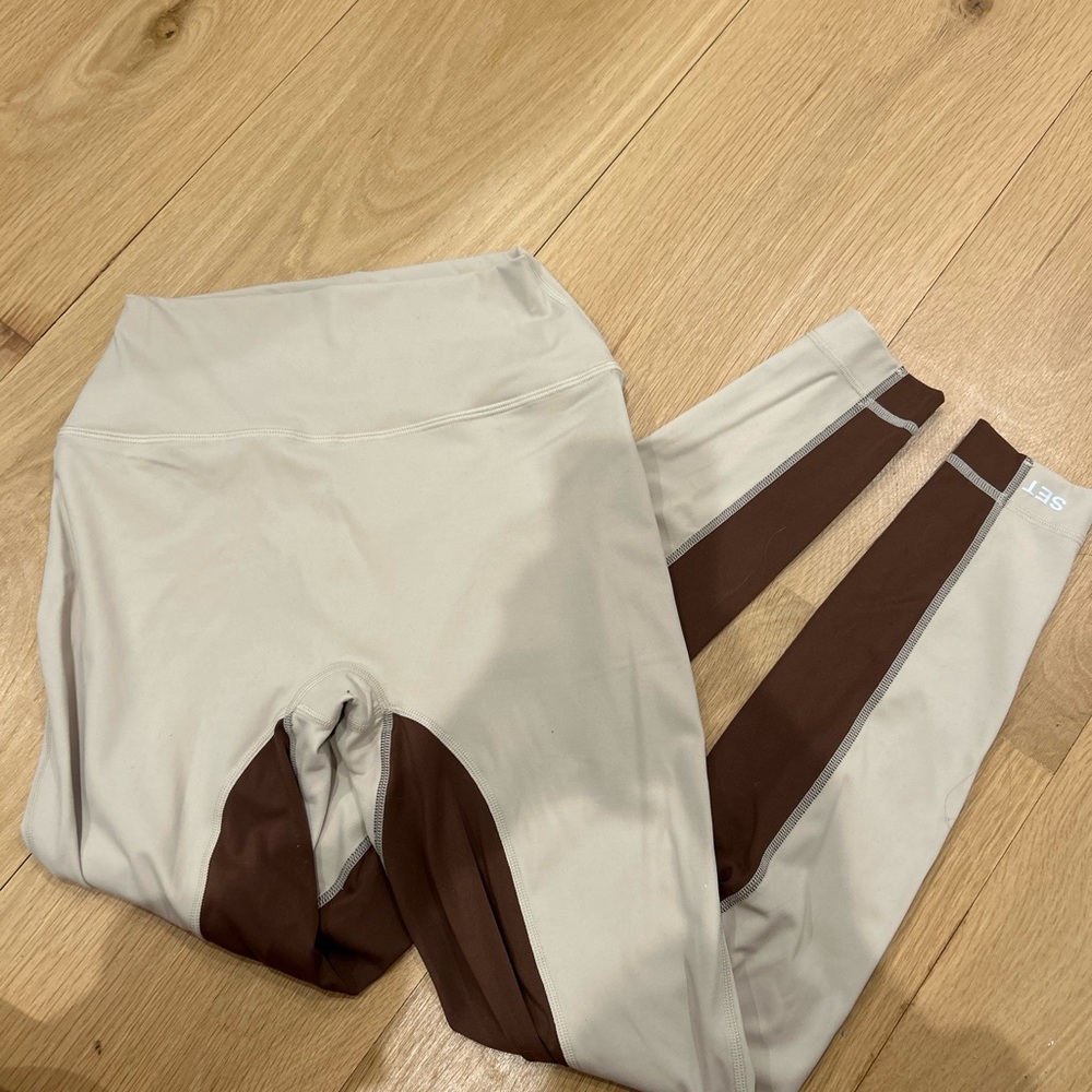 SET Active Cream and Brown Leggings